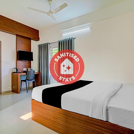 Vaccinated Staff- Capital O 74715 Phoenix Holidays Ξενοδοχείο Kochi Εξωτερικό φωτογραφία