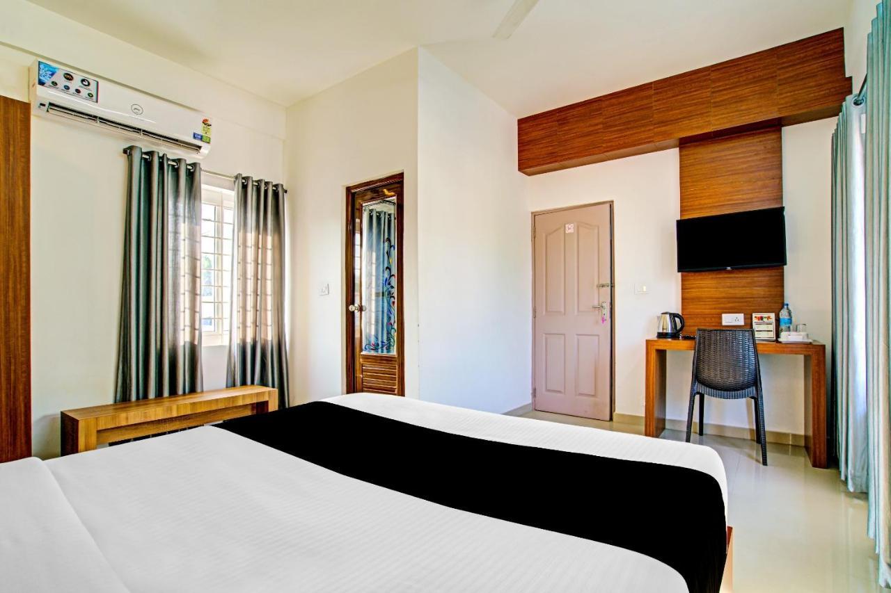 Vaccinated Staff- Capital O 74715 Phoenix Holidays Ξενοδοχείο Kochi Εξωτερικό φωτογραφία
