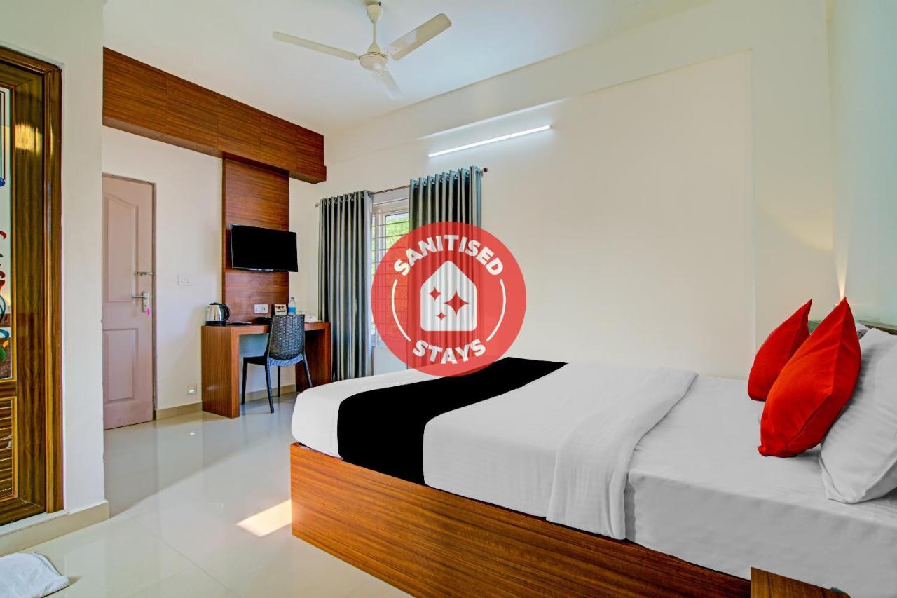 Vaccinated Staff- Capital O 74715 Phoenix Holidays Ξενοδοχείο Kochi Εξωτερικό φωτογραφία