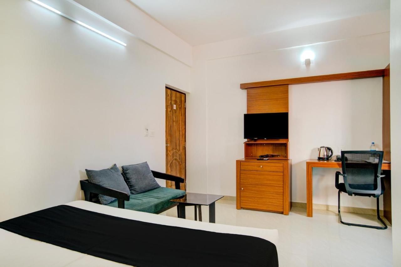 Vaccinated Staff- Capital O 74715 Phoenix Holidays Ξενοδοχείο Kochi Εξωτερικό φωτογραφία