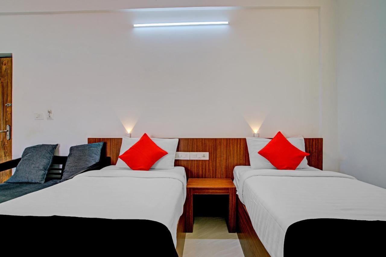 Vaccinated Staff- Capital O 74715 Phoenix Holidays Ξενοδοχείο Kochi Εξωτερικό φωτογραφία